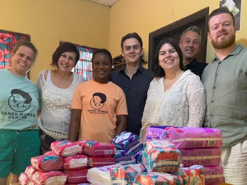 Gasten brachten een genereuze maandverband donatie